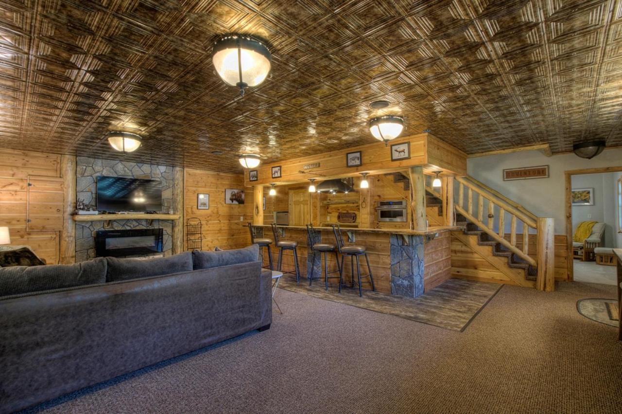 Eagle Pine Lodge Къстър Екстериор снимка