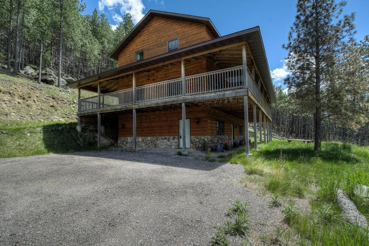 Eagle Pine Lodge Къстър Екстериор снимка