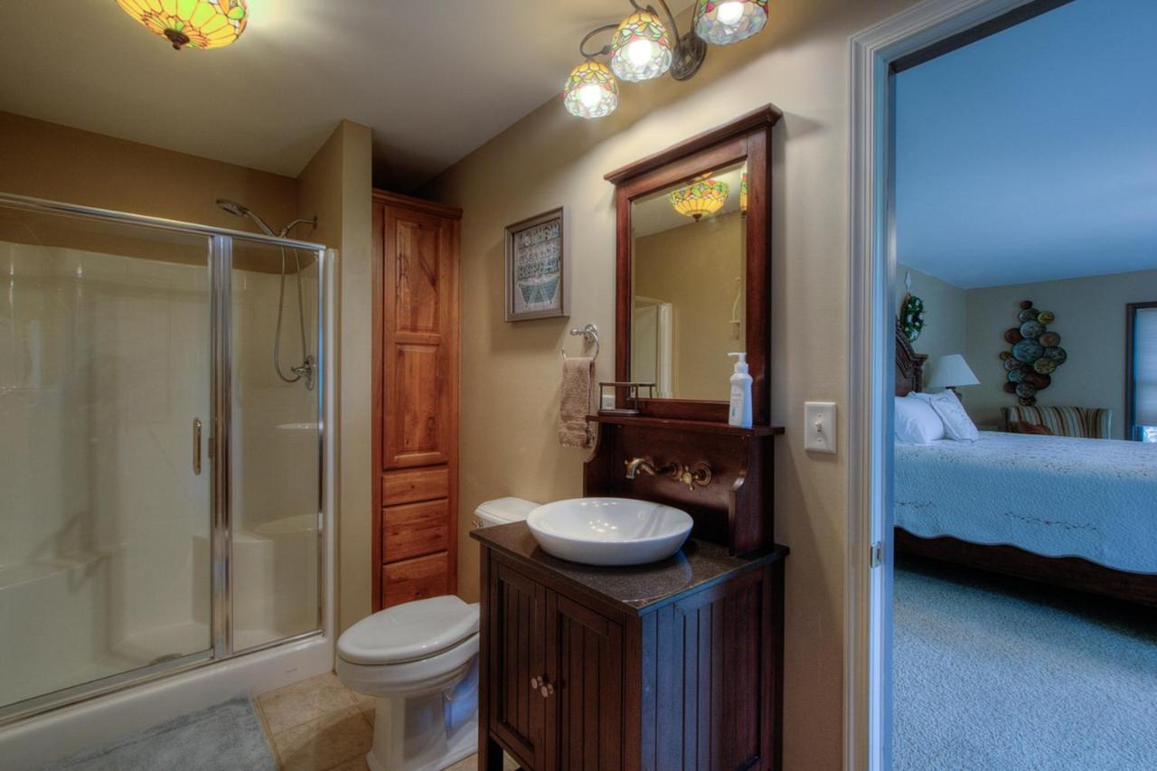 Eagle Pine Lodge Къстър Екстериор снимка