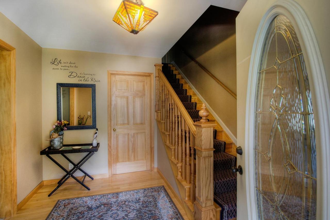 Eagle Pine Lodge Къстър Екстериор снимка