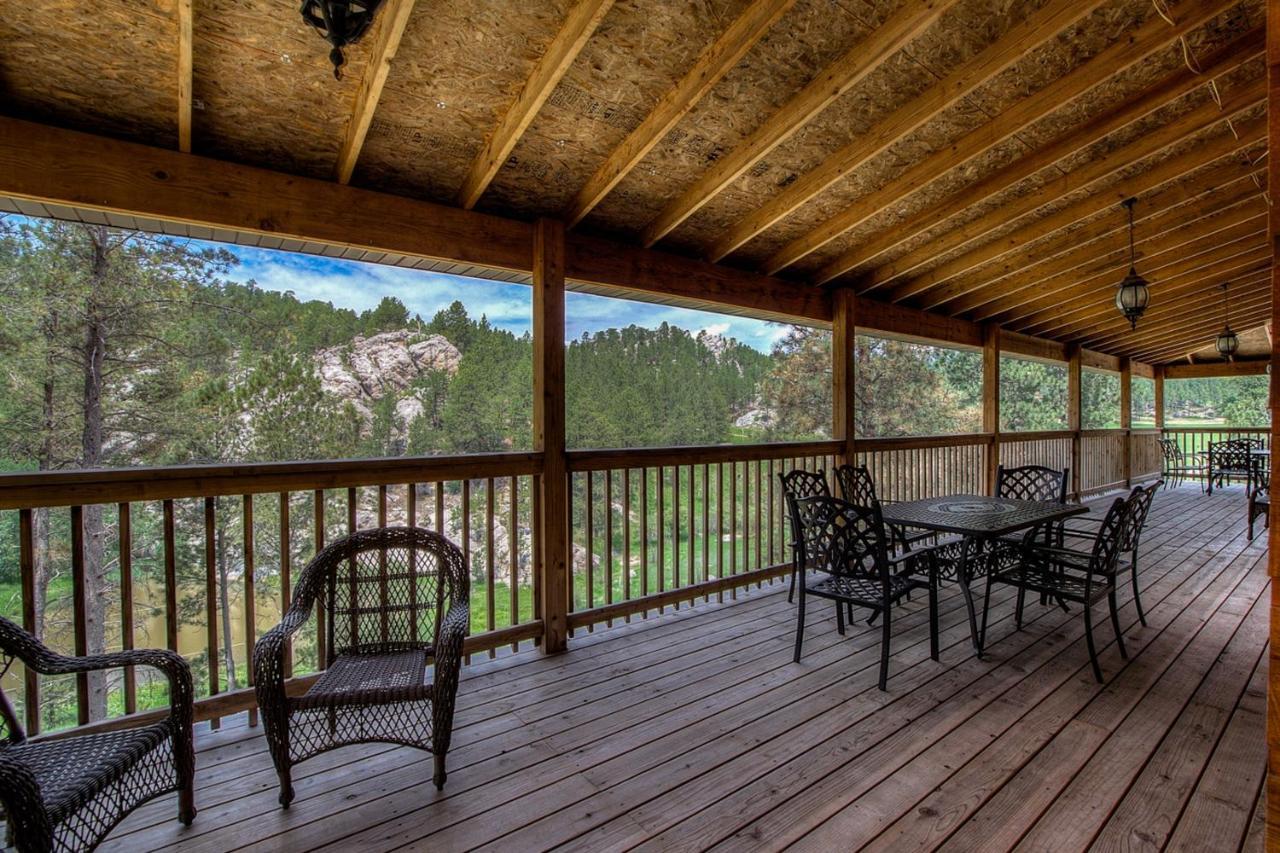 Eagle Pine Lodge Къстър Екстериор снимка